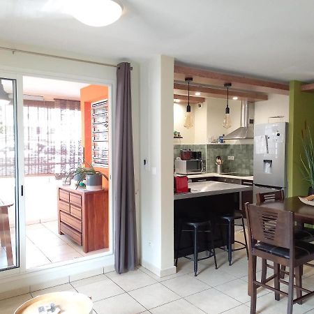 Bel Appartement Avec Terrasse Proche Des Plages Saint-Gilles-les Bains Luaran gambar
