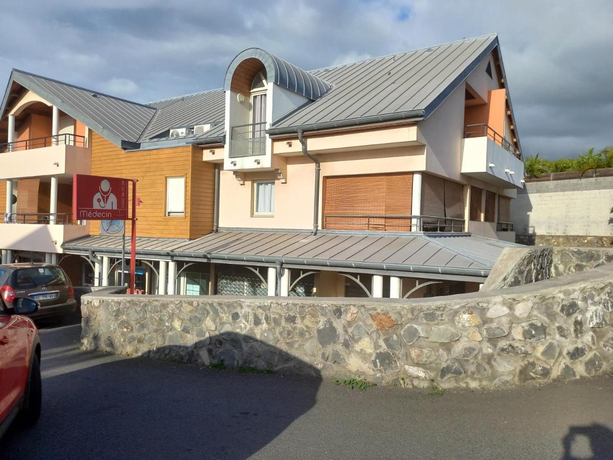 Bel Appartement Avec Terrasse Proche Des Plages Saint-Gilles-les Bains Luaran gambar