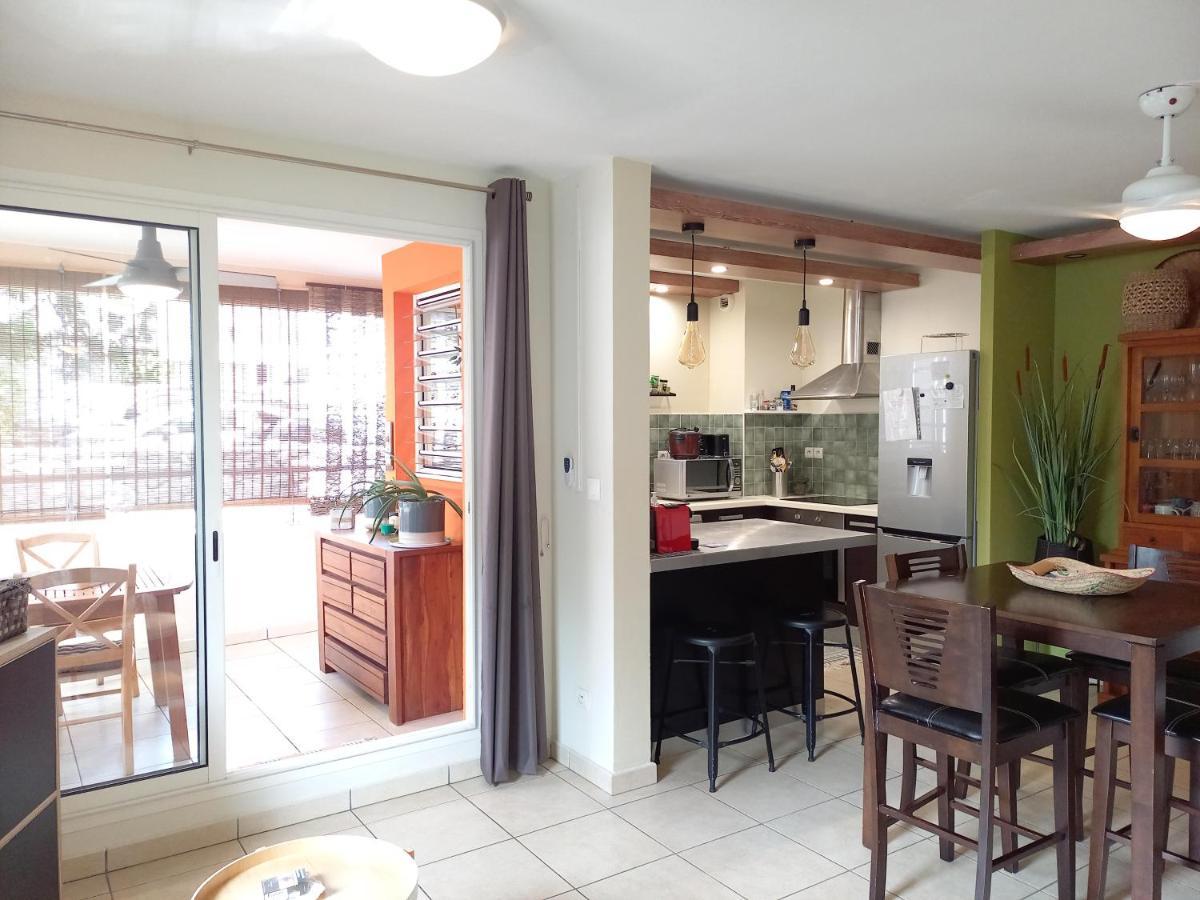 Bel Appartement Avec Terrasse Proche Des Plages Saint-Gilles-les Bains Luaran gambar