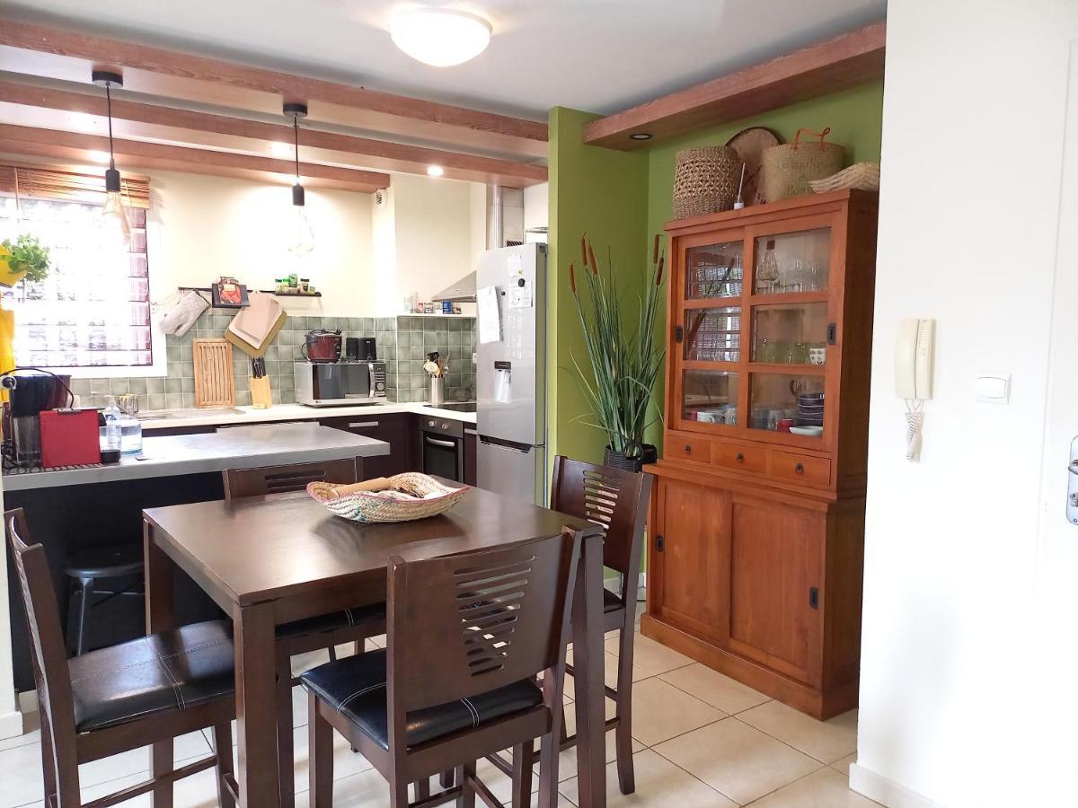Bel Appartement Avec Terrasse Proche Des Plages Saint-Gilles-les Bains Luaran gambar