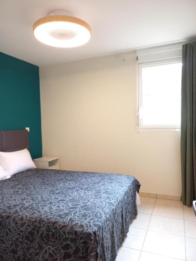 Bel Appartement Avec Terrasse Proche Des Plages Saint-Gilles-les Bains Luaran gambar